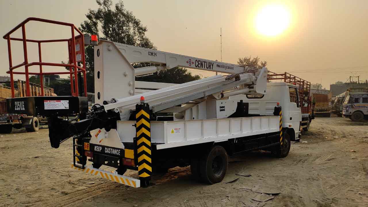 Crane equipment-century crane